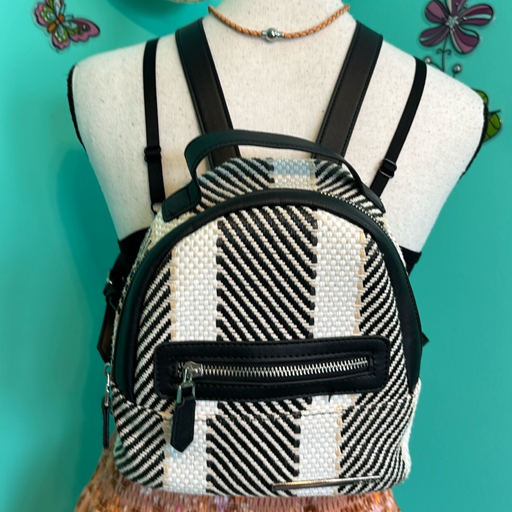 KENSIE brand BLACK/TAN/WHITE WOVEN MATERIAL BACK PACK